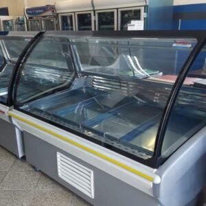 Vitrina exhibidora con vidrio curvo