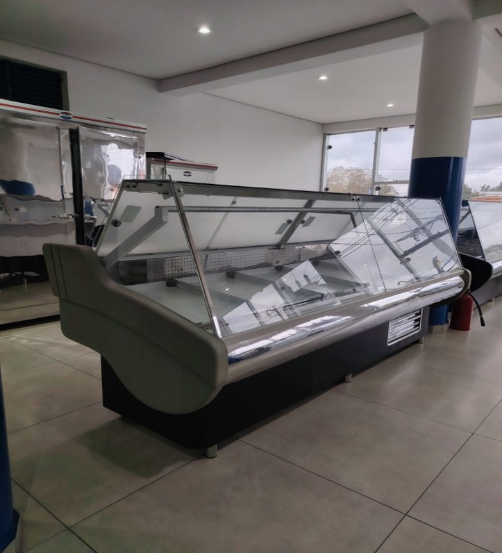 Vitrina exhibidora con vidrio recto
